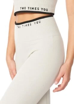 2XU Women's Engineered Tights - Oatmeal -Swim Equipment Shop tumbnail e2c5af13 e983 4e81 ba57 8fdcc5ffe16c